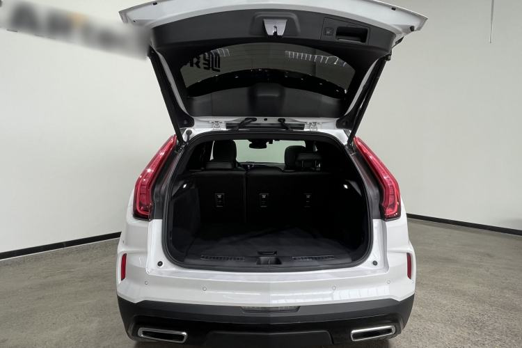 Used Cadillac XT4 2024 28T Two-Wheel-Drive Luxury Version Trunk