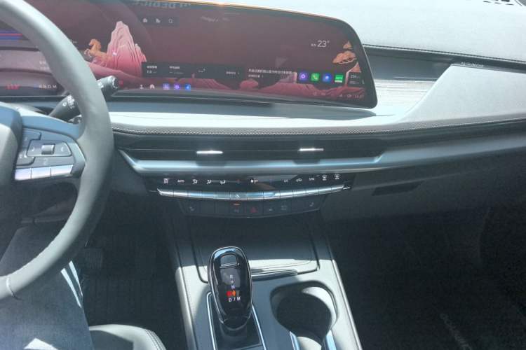Used Cadillac XT4 2026 Model 28T Luxury Version Audio And AC Panel