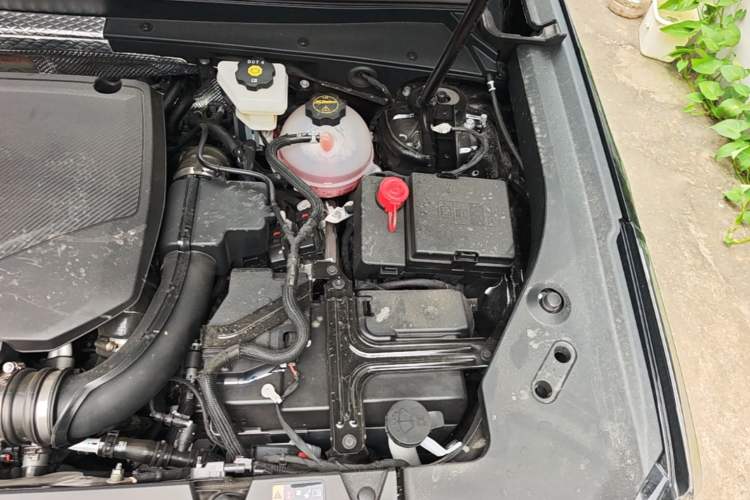 Used Cadillac XT4 2026 Model 25T Urban Version Engine Bay Left