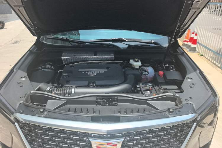 Used Cadillac XT4 2026 Model 28T Luxury Version Engine Bay