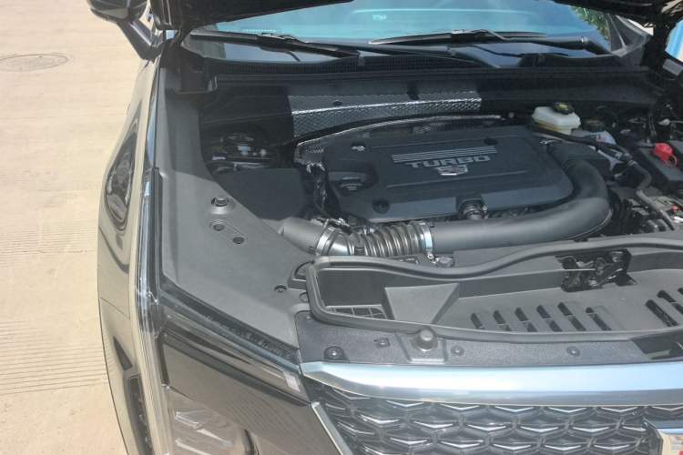 Used Cadillac XT4 2026 Model 28T Luxury Version Engine Bay Right