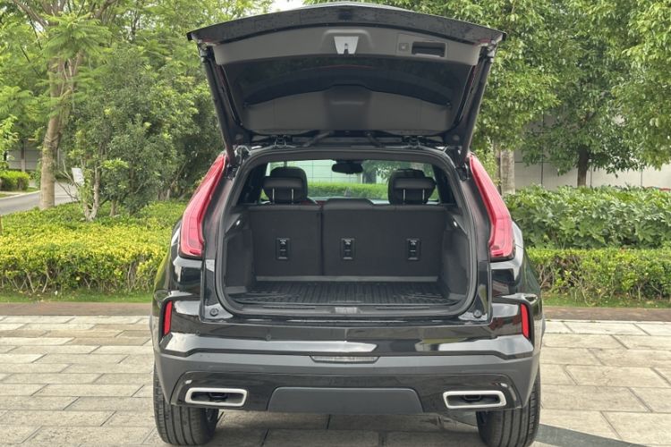 Used Cadillac XT4 2026 Model 28T Luxury Version Exterior 6
