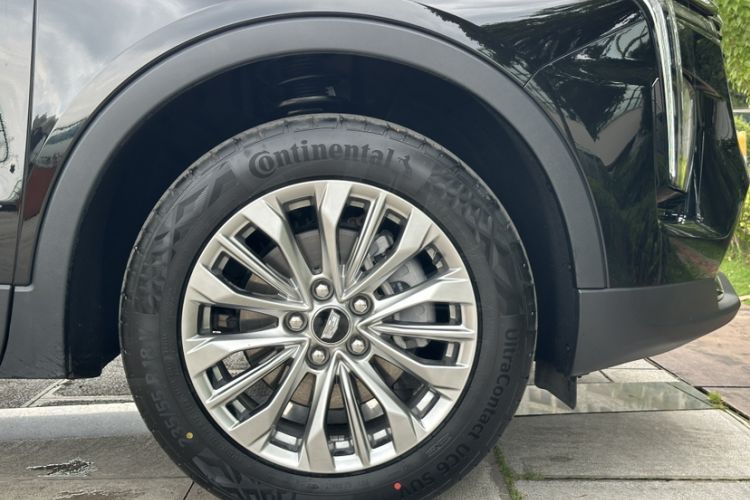 Used Cadillac XT4 2026 Model 28T Luxury Version Exterior 7