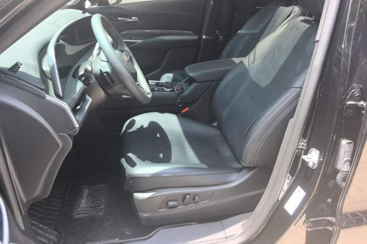 Used Cadillac XT4 2026 Model 28T Luxury Version Left Front Seat
