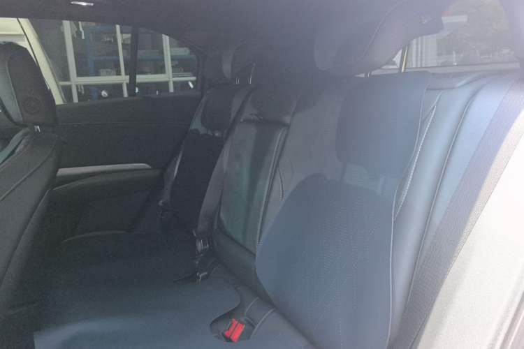Used Cadillac XT4 2026 Model 28T Luxury Version Left Rear Seat