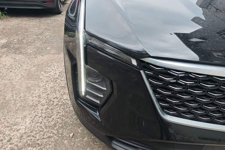 Used Cadillac XT4 2026 Model 25T Urban Version Right Front Headlight