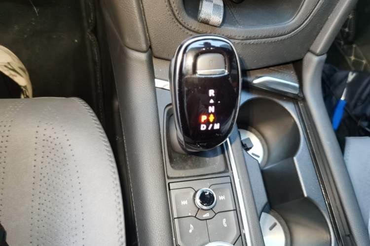 Used Cadillac XT5 2024 2.0T Two-Wheel Drive Fashion Edition Gear Lever