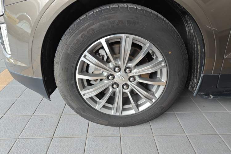 Used Cadillac XT5 2016 28T Four-Wheel Drive Luxury Model Exterior 7