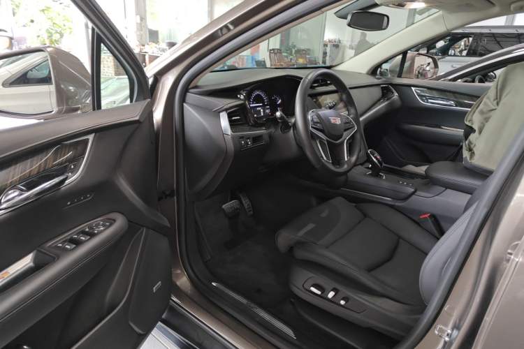 Used Cadillac XT5 2016 28T Four-Wheel Drive Luxury Model Interior 3