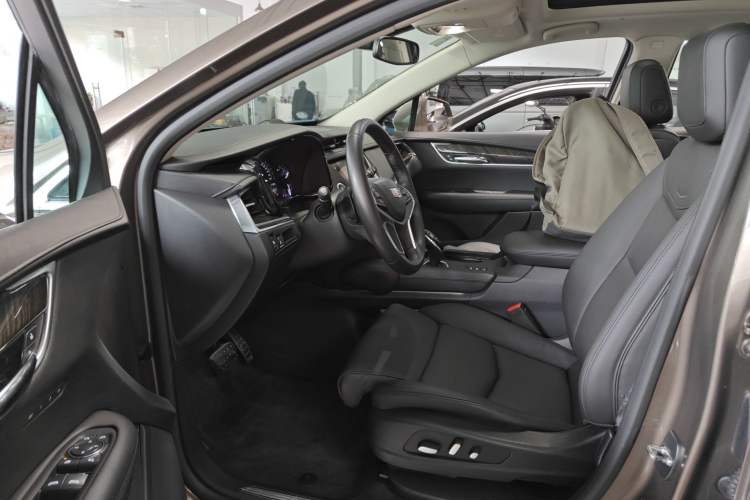 Used Cadillac XT5 2016 28T Four-Wheel Drive Luxury Model Left Front Seat