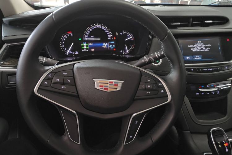 Used Cadillac XT5 2016 28T Four-Wheel Drive Luxury Model Steering Wheel