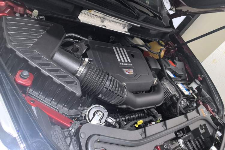 Used Cadillac XT5 2020 28T Luxury Version Engine Bay