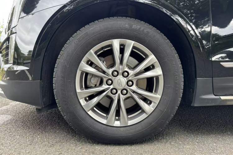 Used Cadillac XT5 2020 28T Luxury Version Exterior 9
