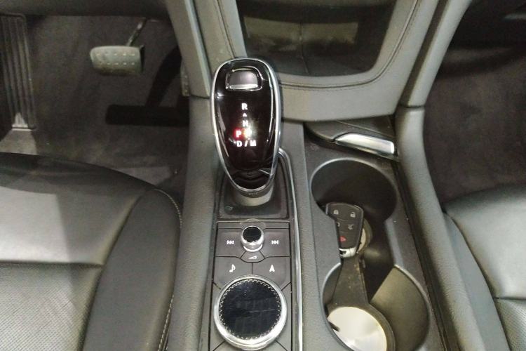 Used Cadillac XT5 2020 28T Luxury Version Gear Lever