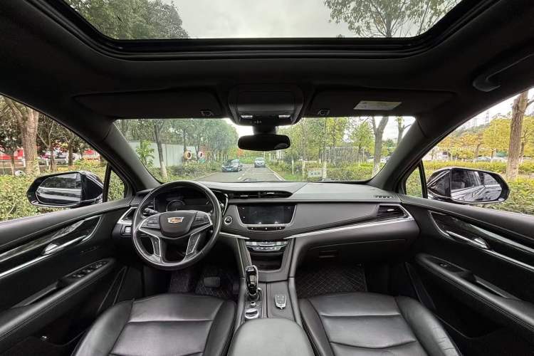 Used Cadillac XT5 2020 28T Luxury Version Interior 4