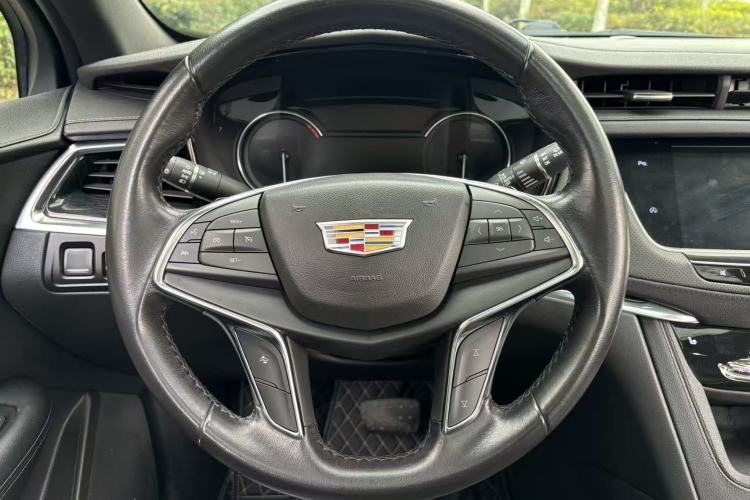 Used Cadillac XT5 2020 28T Luxury Version Interior 6