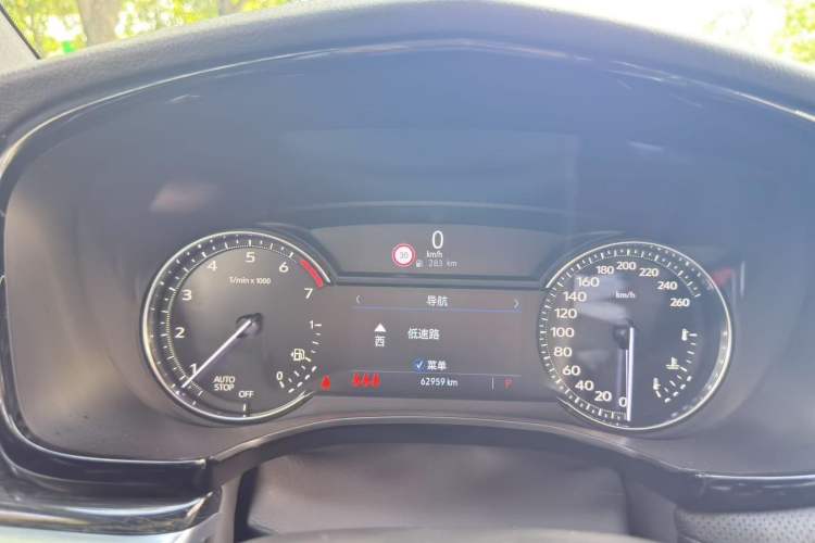 Used Cadillac XT5 2020 28T Luxury Version Odometer Close Up