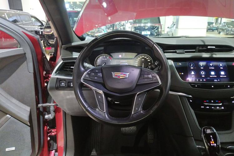 Used Cadillac XT5 2020 28T Luxury Version Steering Wheel