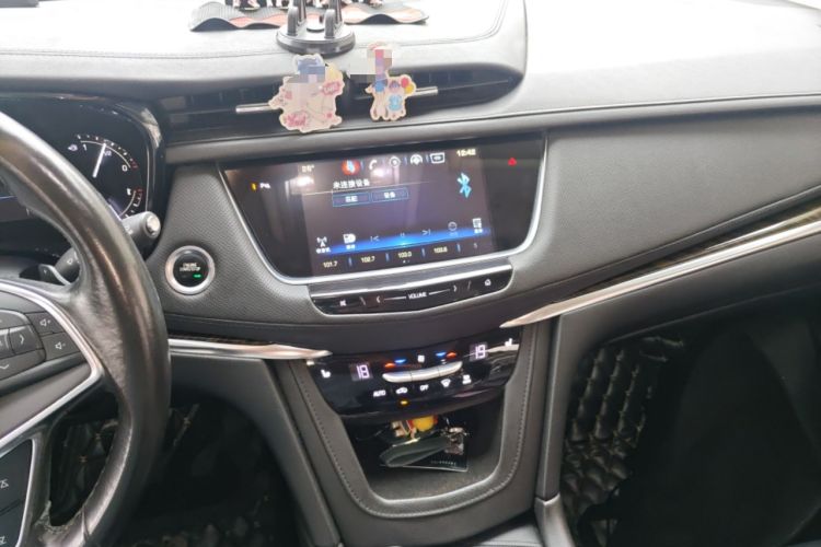 Used Cadillac XT5 2016 28T Four-Wheel Drive Luxury Model Audio And AC Panel