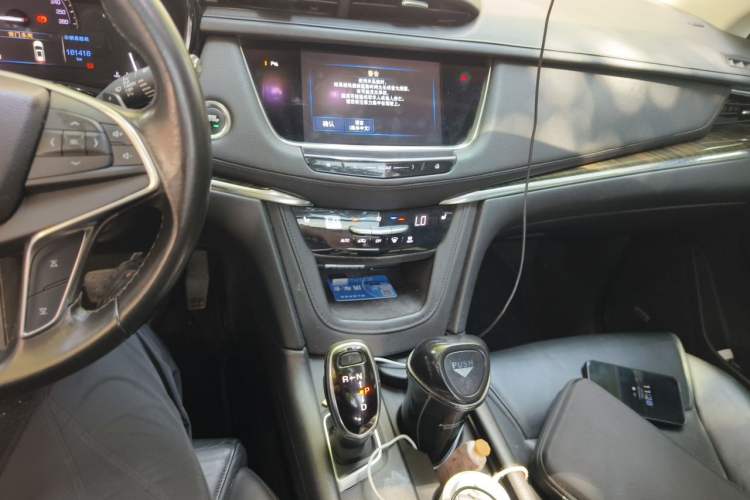 Used Cadillac XT5 2016 25T Luxury Model Audio And AC Panel