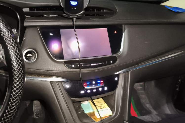 Used Cadillac XT5 2016 25T Luxury Model Audio And AC Panel