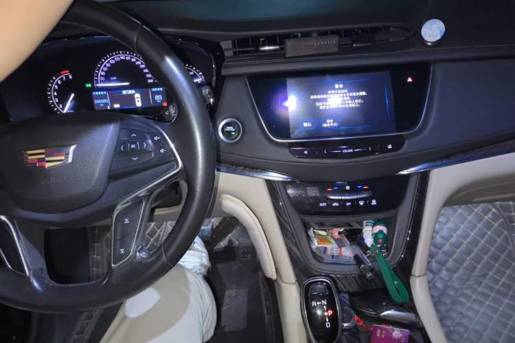 Used Cadillac XT5 2016 25T Tech Edition Audio And AC Panel