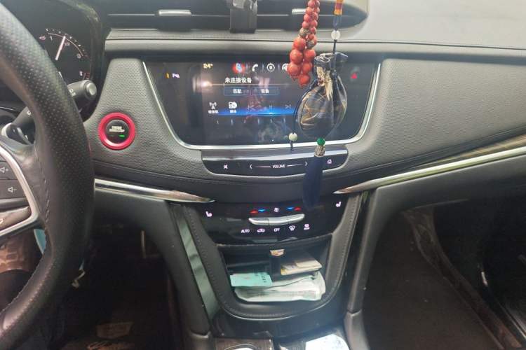 Used Cadillac XT5 2016 25T Luxury Model Audio And AC Panel