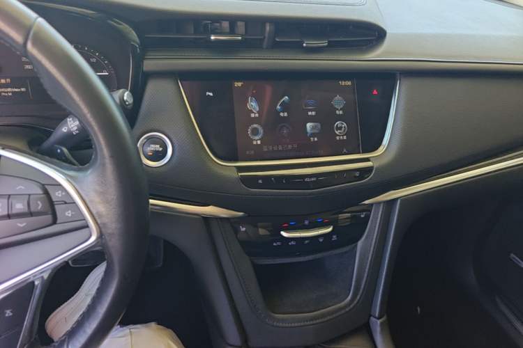 Used Cadillac XT5 2016 28T Four-Wheel Drive Luxury Model Audio And AC Panel