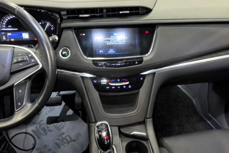 Used Cadillac XT5 2016 25T Luxury Model Audio And AC Panel