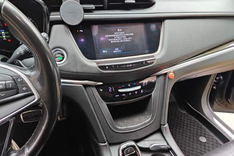 Used Cadillac XT5 2016 28T Four-Wheel Drive Luxury Model Audio And AC Panel