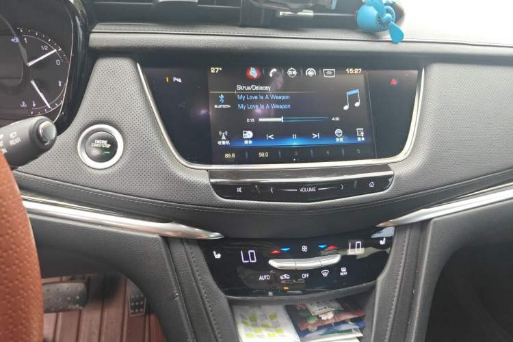Used Cadillac XT5 2016 25T Luxury Model Audio And AC Panel