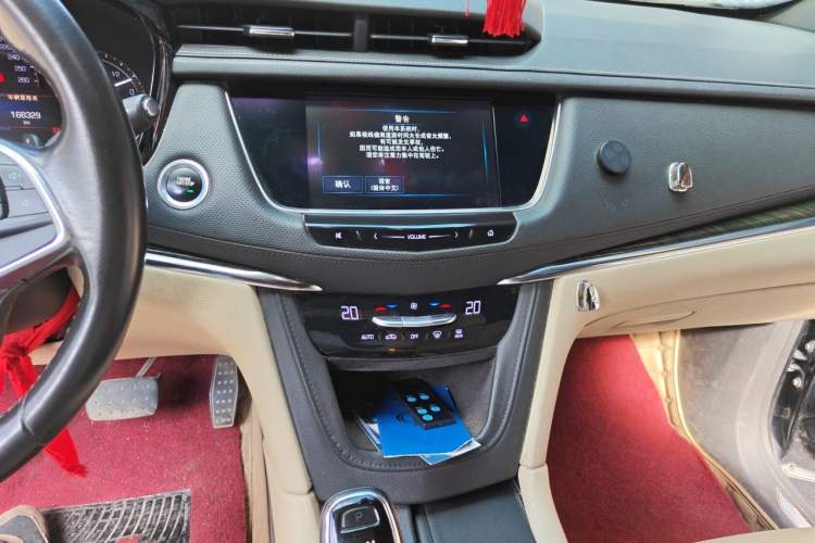 Used Cadillac XT5 2016 25T Tech Edition Audio And AC Panel