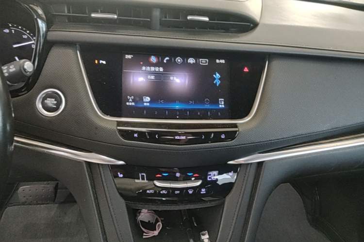 Used Cadillac XT5 2016 28T Four-Wheel Drive Luxury Model Audio And AC Panel