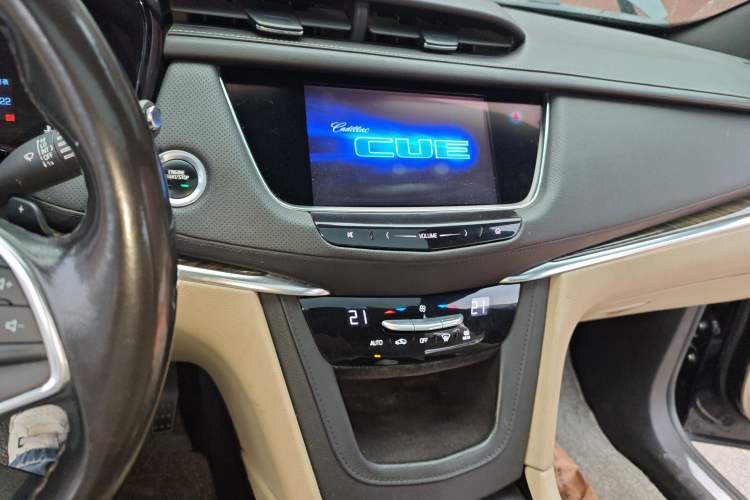 Used Cadillac XT5 2016 25T Tech Edition Audio And AC Panel