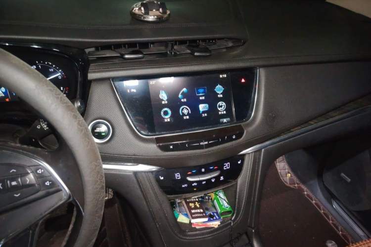 Used Cadillac XT5 2016 25T Luxury Model Audio And AC Panel