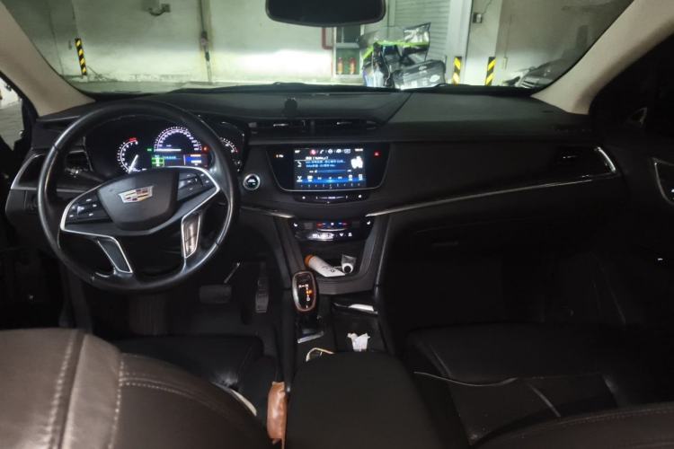 Used Cadillac XT5 2016 28T Four-Wheel Drive Luxury Model Center Console