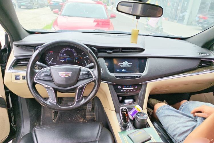 Used Cadillac XT5 2016 25T Tech Edition Center Console