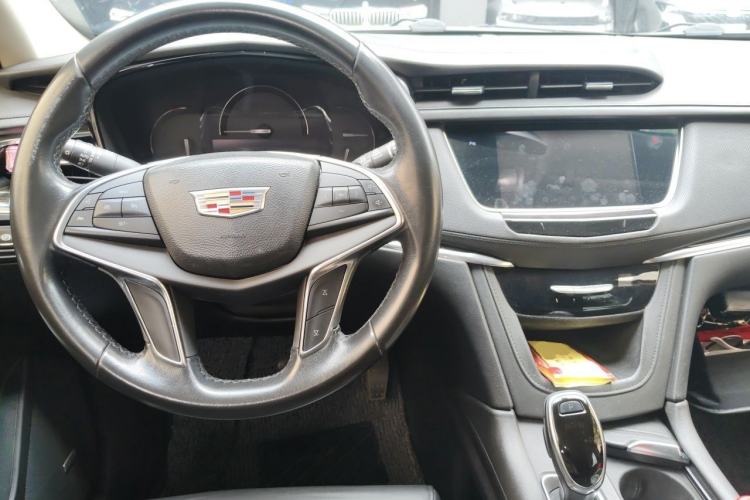 Used Cadillac XT5 2016 28T Four-Wheel Drive Luxury Model Center Console