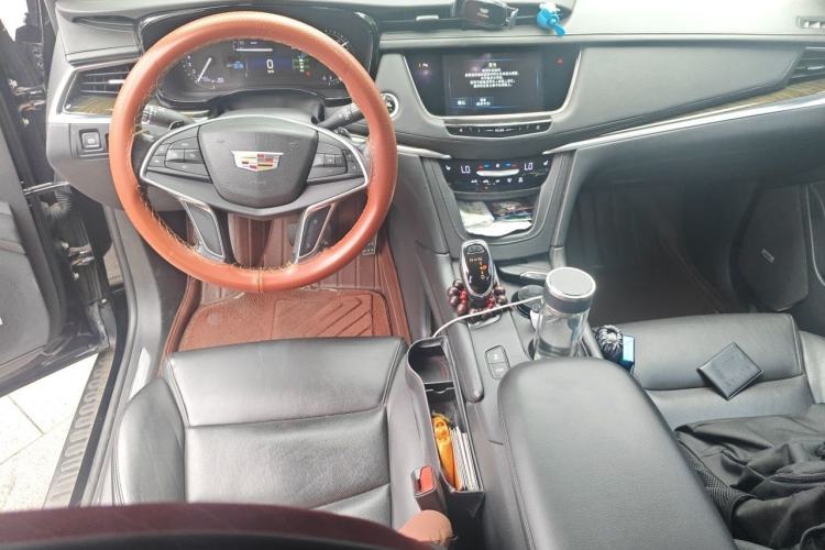 Used Cadillac XT5 2016 25T Luxury Model Center Console
