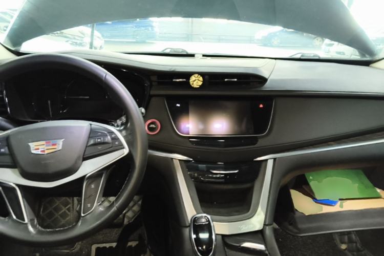 Used Cadillac XT5 2016 25T Luxury Model Center Console