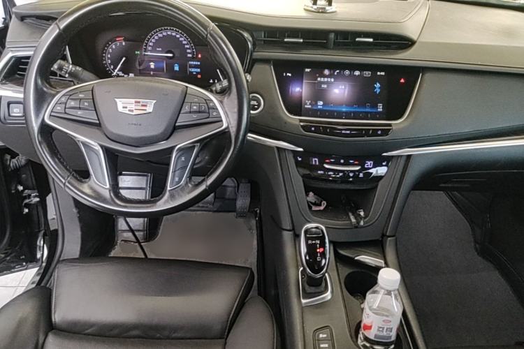 Used Cadillac XT5 2016 28T Four-Wheel Drive Luxury Model Center Console