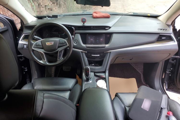 Used Cadillac XT5 2016 28T Four-Wheel Drive Luxury Model Center Console