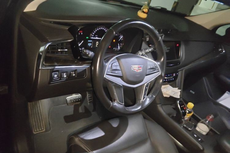 Used Cadillac XT5 2016 25T Luxury Model Center Console