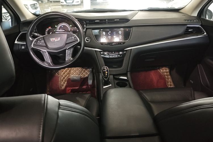 Used Cadillac XT5 2016 25T Luxury Model Center Console