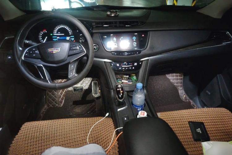Used Cadillac XT5 2016 25T Luxury Model Center Console