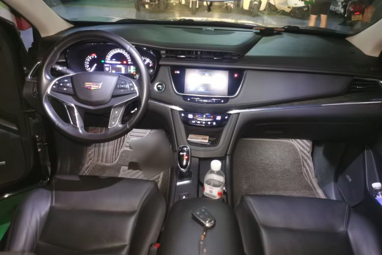 Used Cadillac XT5 2016 25T Luxury Model Center Console