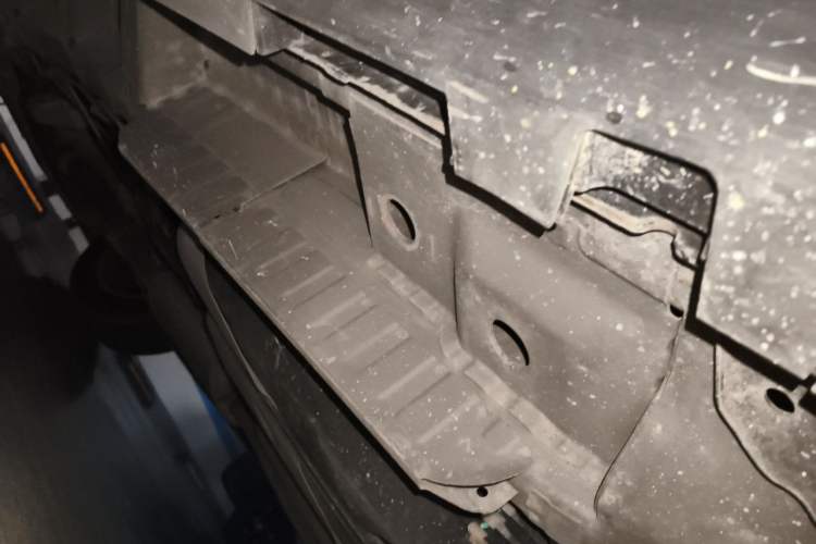 Used Cadillac XT5 2016 25T Luxury Model Chassis Rear Left