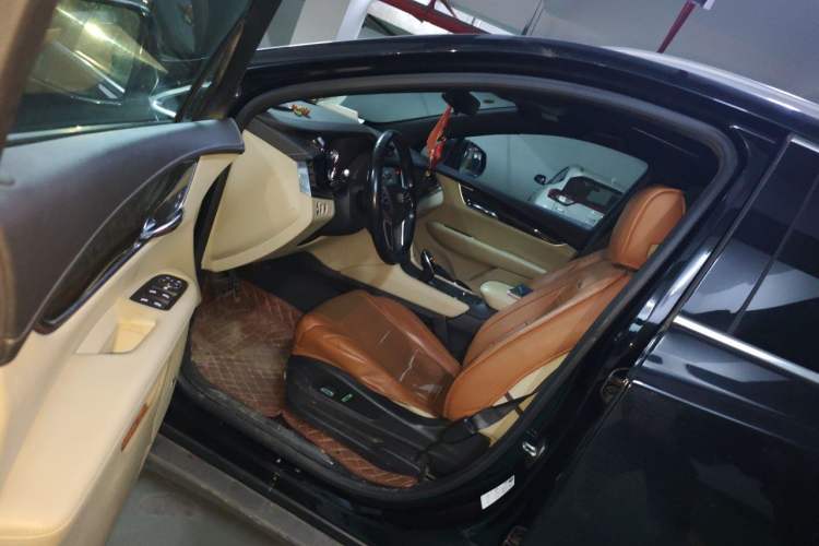 Used Cadillac XT5 2016 25T Tech Edition Driver Seat