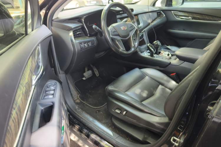Used Cadillac XT5 2016 25T Luxury Model Driver Seat