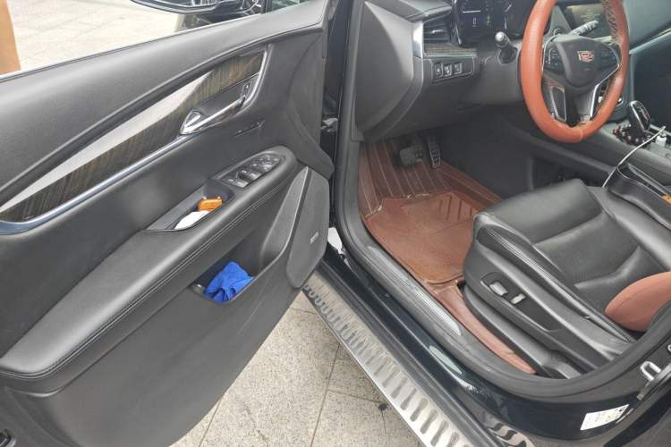Used Cadillac XT5 2016 25T Luxury Model Driver Seat